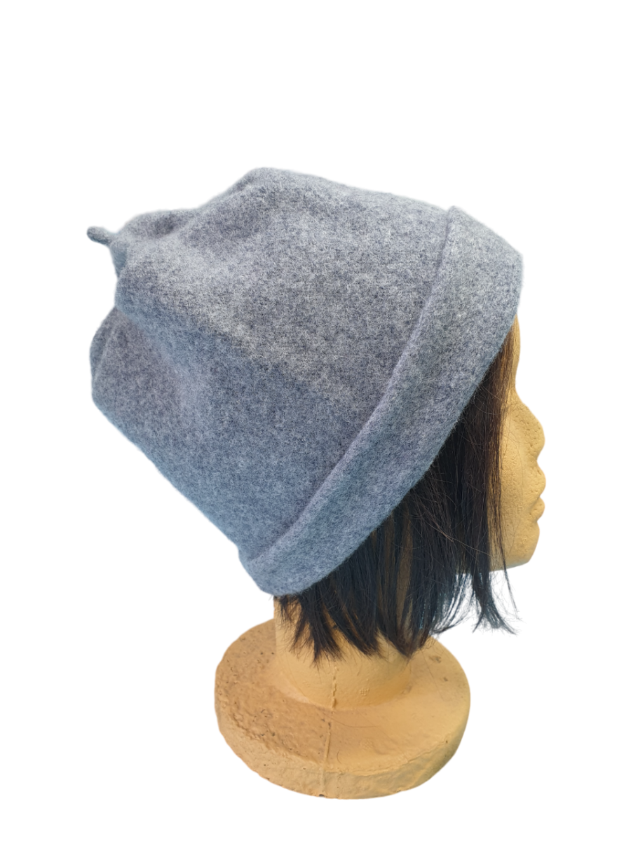 Cappello in pura lana, unico e personalizzato a mano, grigio - immagine 3