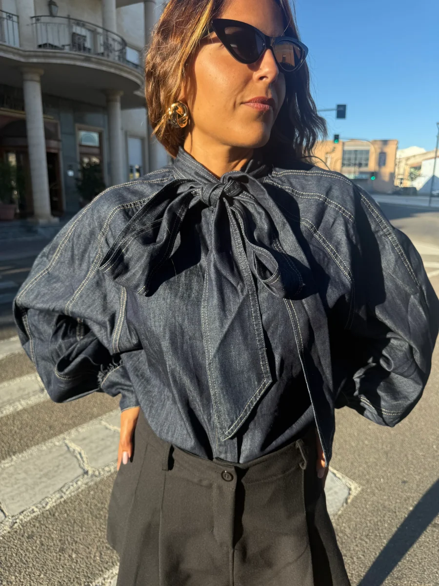 Camicia “Bow how” blu - immagine 3