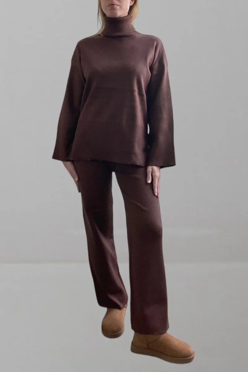 Completo marrone | Pull e pantalone - immagine 2